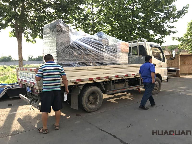 一臺(tái)HQ350GF標(biāo)配柴油發(fā)電機(jī)組在6.11號發(fā)往山東省煙臺(tái)市