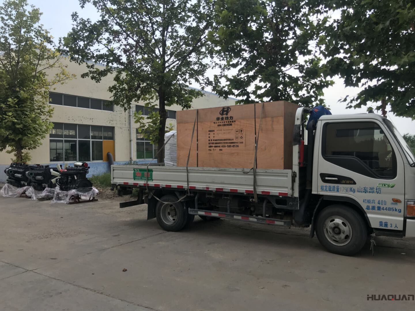 一臺120kw標(biāo)配柴油發(fā)電機(jī)組于8月15日順利發(fā)往河北