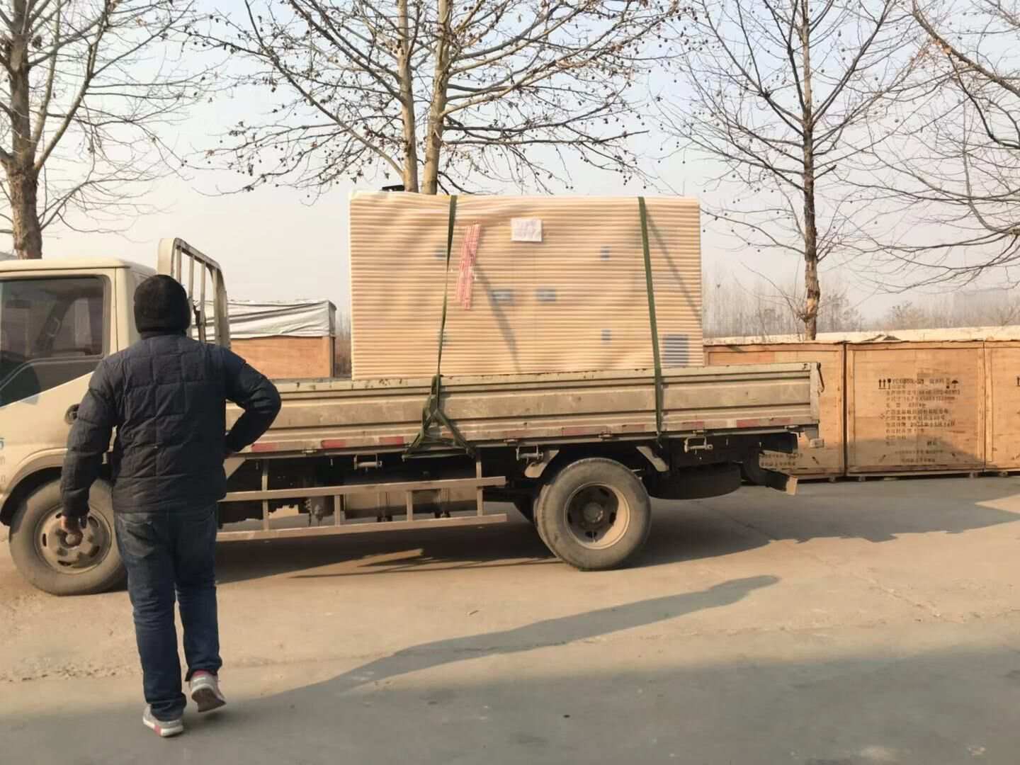 高先生從華全動(dòng)力采購的30kw標(biāo)配柴油發(fā)電機(jī)組于1月4日順利發(fā)往陜西省